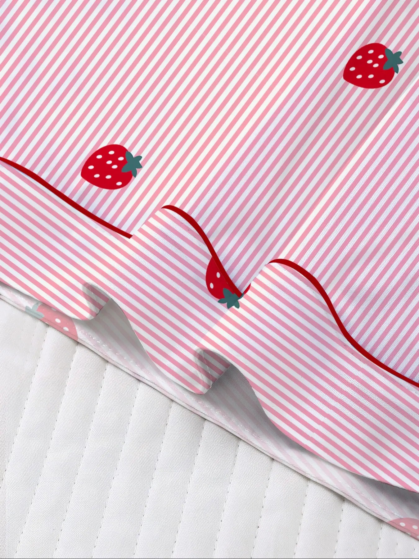 Women'S Casual Fitted Sleepwear Set, Womenswear, Short Sleeve Open Front Top & Elastic Shorts, All-Season Homewear, Loungewear, Fun Strawberry Print, Pajama Pjs