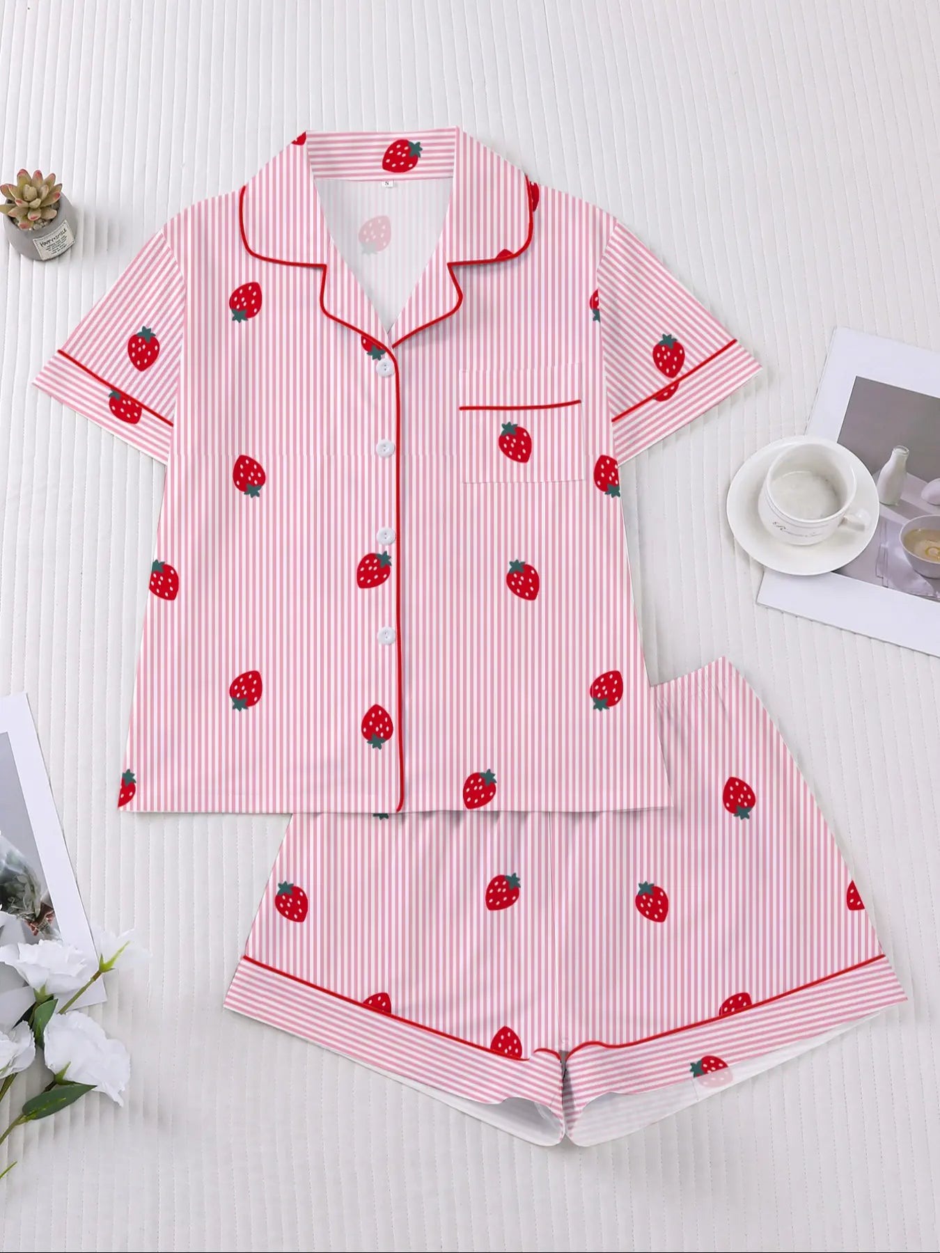 Women'S Casual Fitted Sleepwear Set, Womenswear, Short Sleeve Open Front Top & Elastic Shorts, All-Season Homewear, Loungewear, Fun Strawberry Print, Pajama Pjs